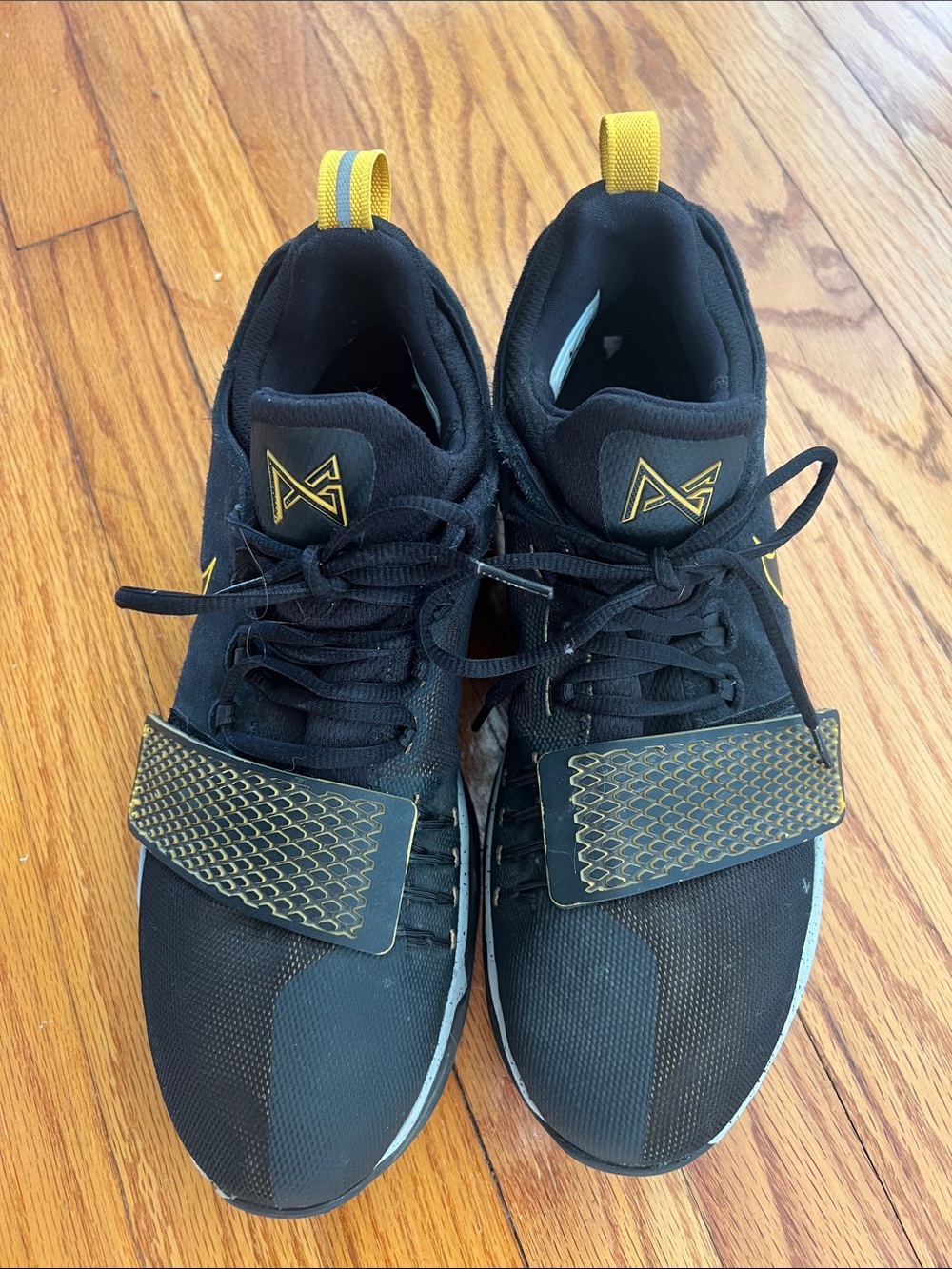 Nike PG1 Paul George Men’s Basketball Sneakers